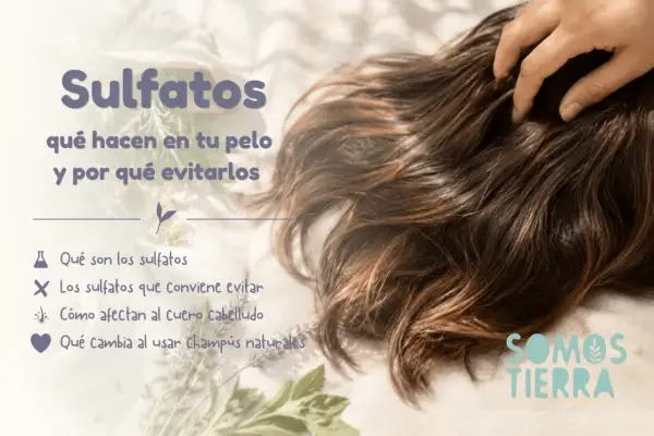 El cabello largo y castaño se ve afectado por los sulfatos, que pueden ser malos para el cabello. Aprende por qué evitarlos.